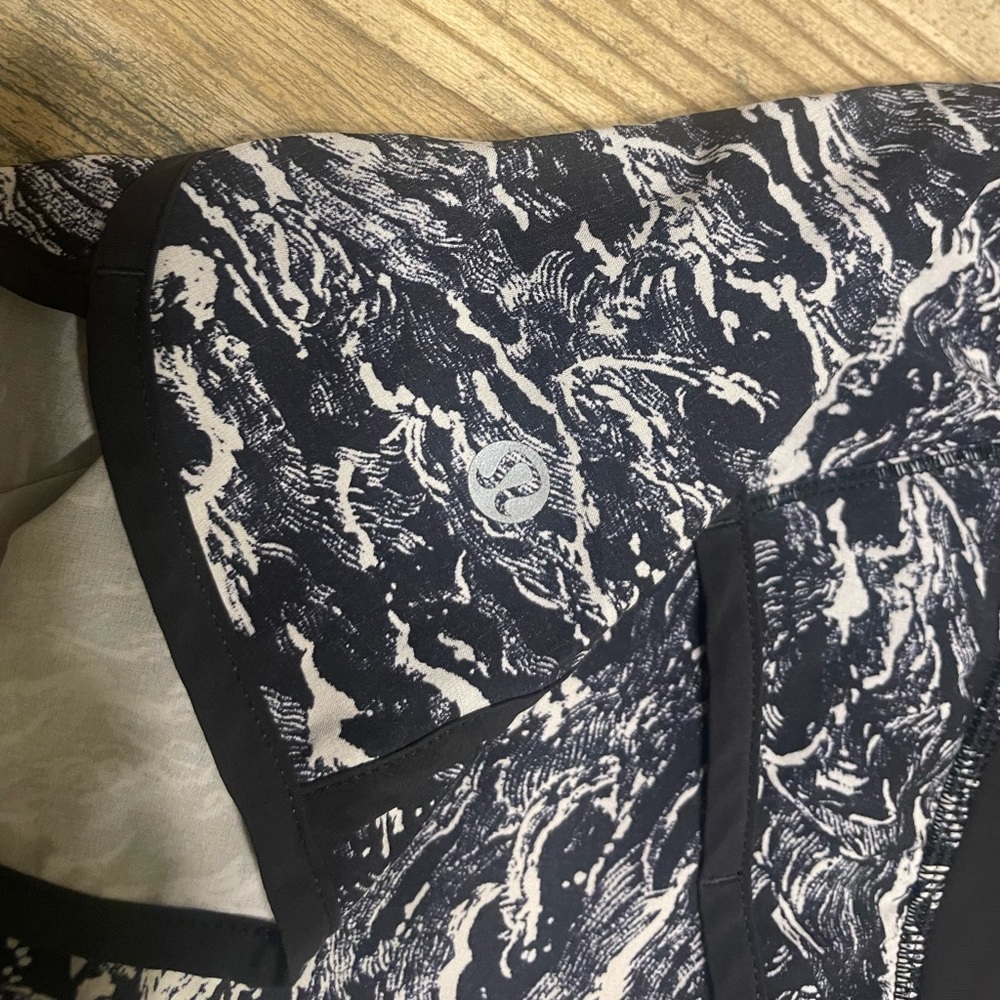 Lululemon shorts size 8
